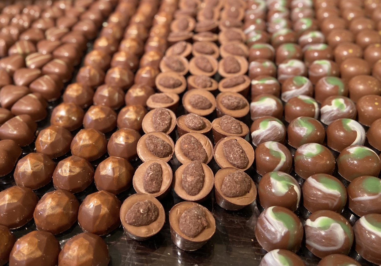 Chocolate Dipping Techniques to Create the Perfect Truffles and Pralines